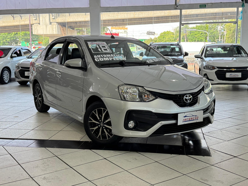 Toyota Etios Platinum 1.5 Automático Flex