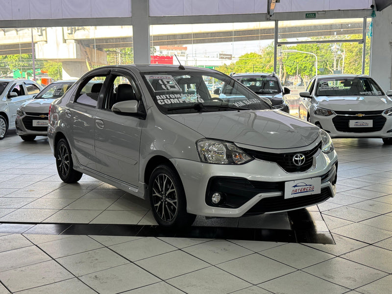 Toyota Etios Platinum 1.5 Automático Flex