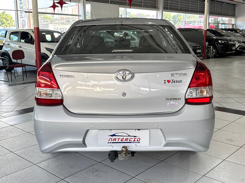 Toyota Etios Platinum 1.5 Automático Flex