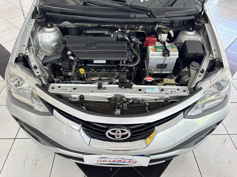 Toyota Etios Platinum 1.5 Automático Flex