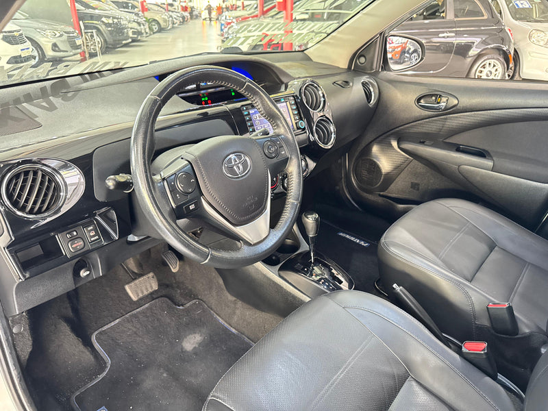 Toyota Etios Platinum 1.5 Automático Flex