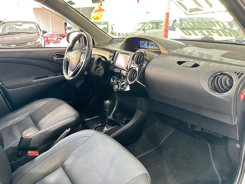 Toyota Etios Platinum 1.5 Automático Flex