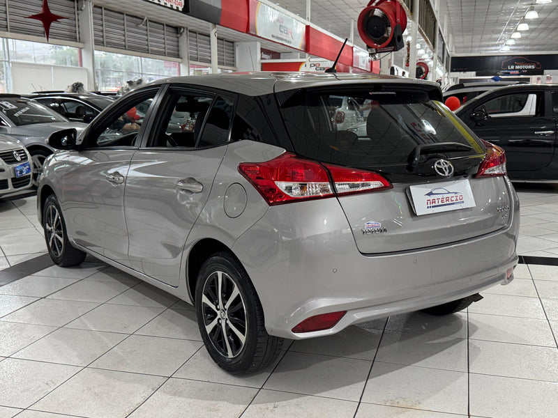 Toyota Yaris 1.5 Automático Flex