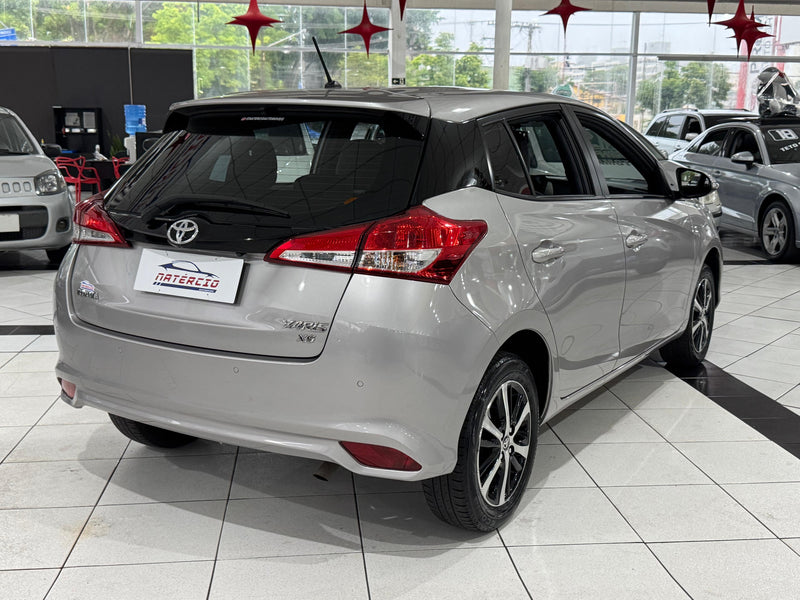 Toyota Yaris 1.5 Automático Flex