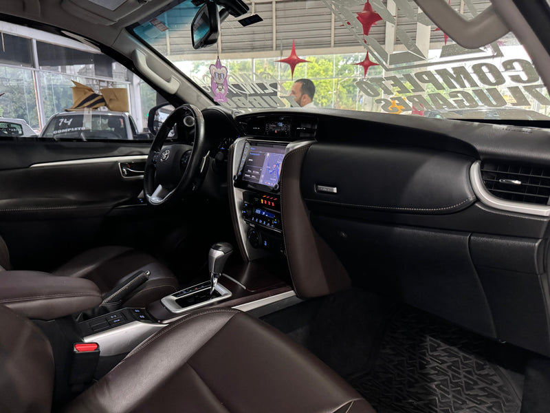 Toyota Hilux SW4 SRX Blindada 2.8 Diesel Automática